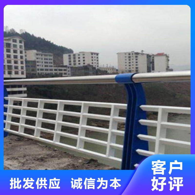 湖北襄樊蓝色钢板立柱-桥梁护栏-亮洁护栏厂