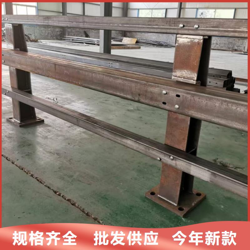 康妈镀锌喷塑钢板立柱护栏必用