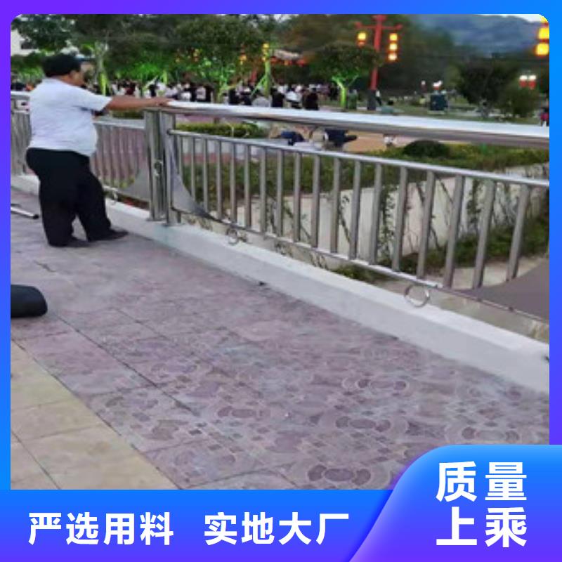 路桥护栏稳定牢固