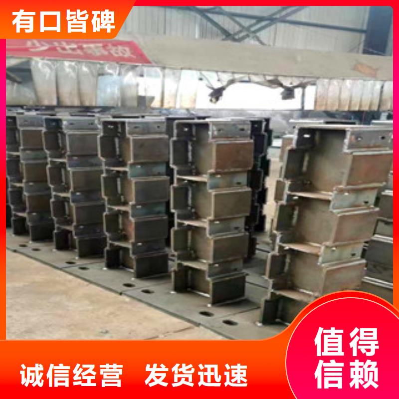 厂家生产镀锌钢板立柱铝合金护栏安装方便