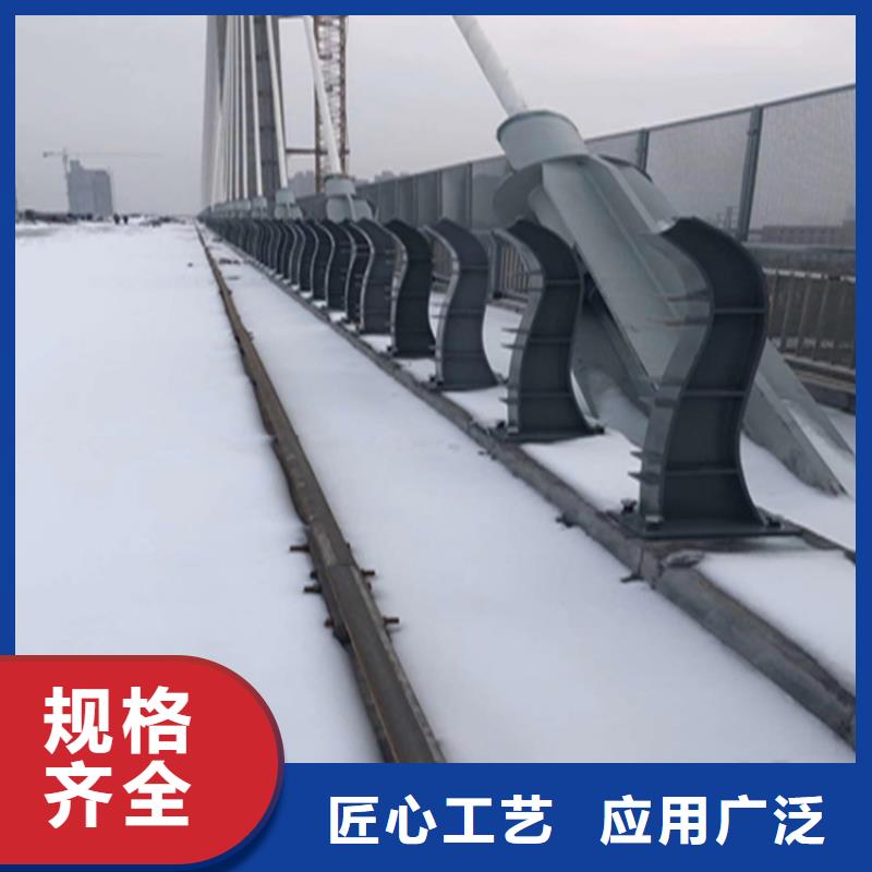 海南澄迈县氟碳漆喷塑道路栏杆展鸿护栏长期承接