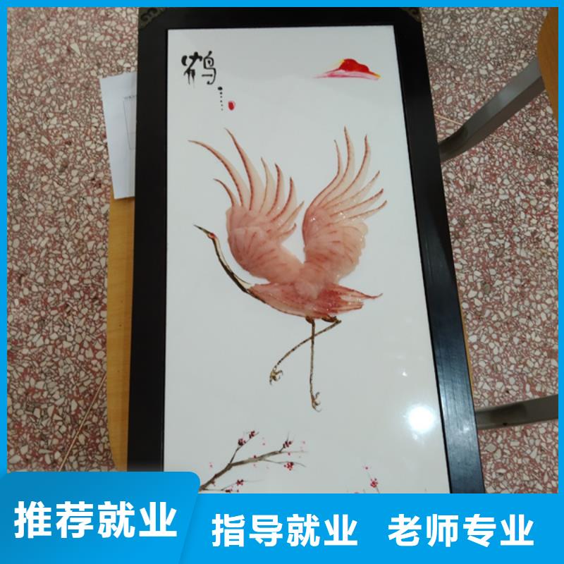 鹰手营子矿哪里有学厨师烹饪的技校学员自己炒菜自己吃