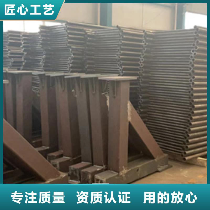 道路护栏库存丰富