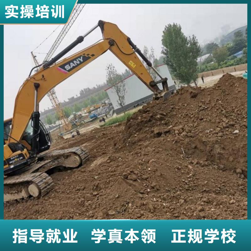 钩机培训学校汽修班实操教学